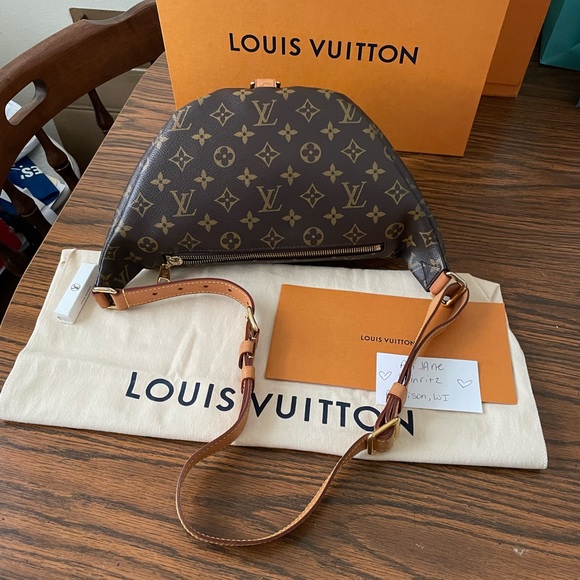 ♥️sold♥️Louis Vuitton classic bumbag monogram - Picture 6 of 16
